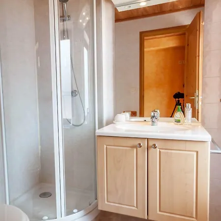Apartment Place Eglise 2 *